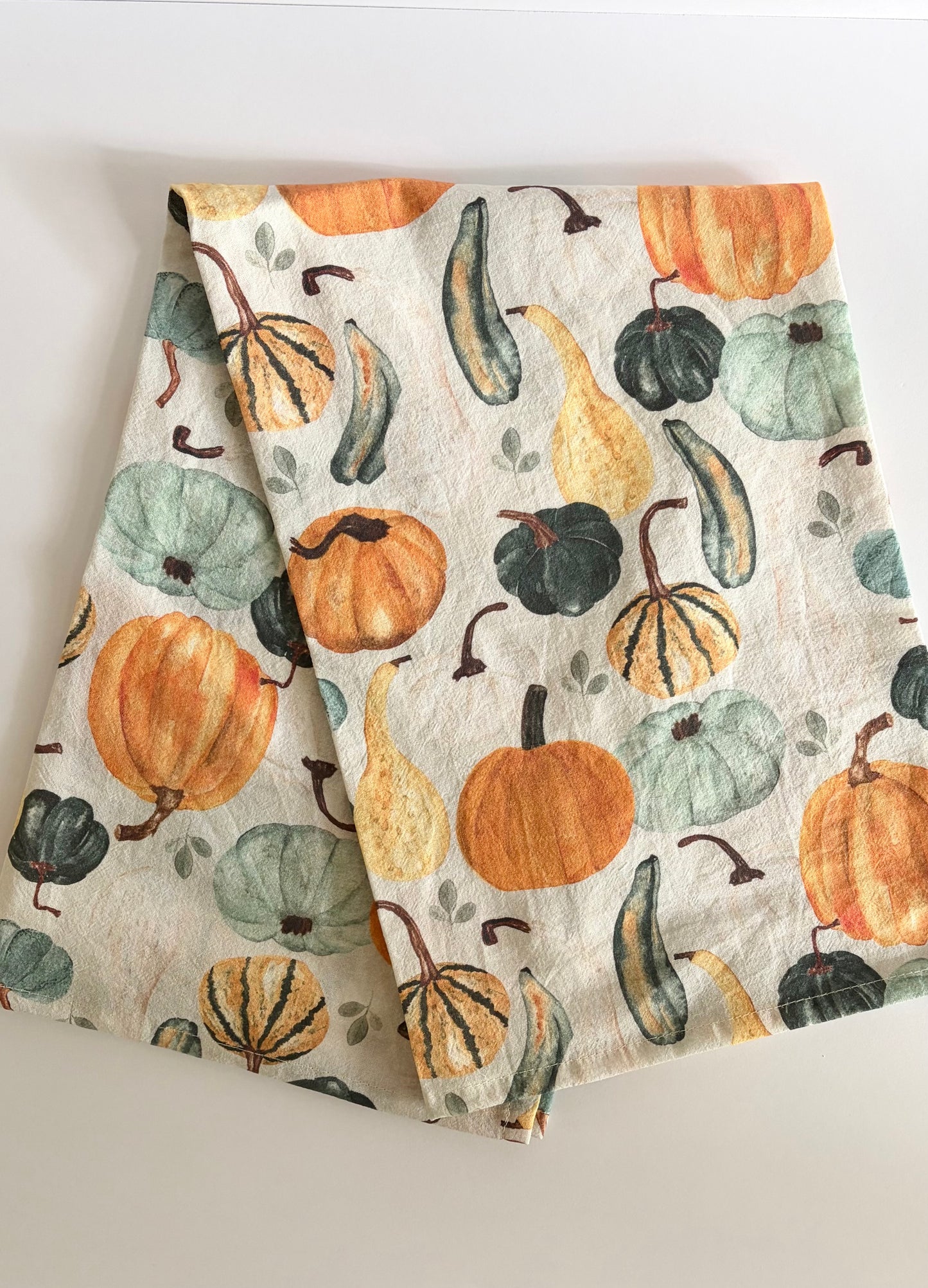 Autumn Tea Towel, Cozy Seasonal Home Decor, Fall Pumpkins and Gourds